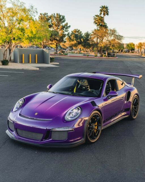 2016 Porsche 911 (Purple/Black)