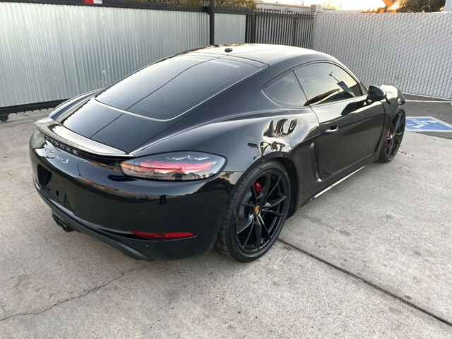 2017 Porsche Cayman (Black/Black)
