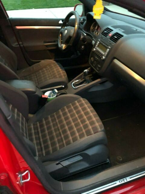 2007 Volkswagen GTI (Red/Black)