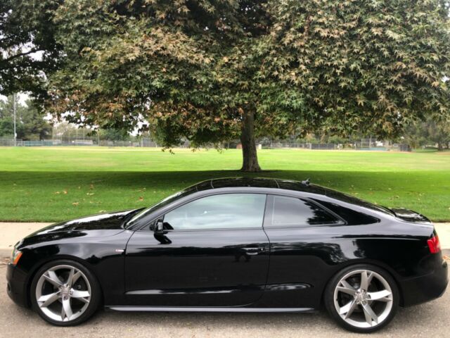 2010 Audi A5 (Black/Black)