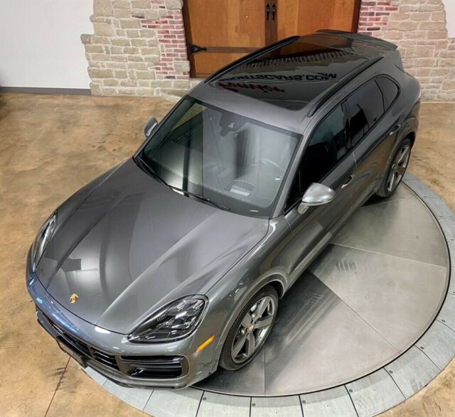 2020 Porsche Cayenne (Gray/Black)