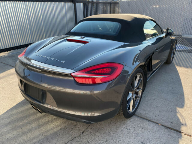 2013 Porsche Boxster (Grey Metallic/Red)