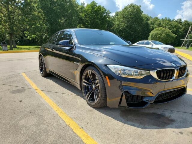 2015 BMW M4 (Black/Black)