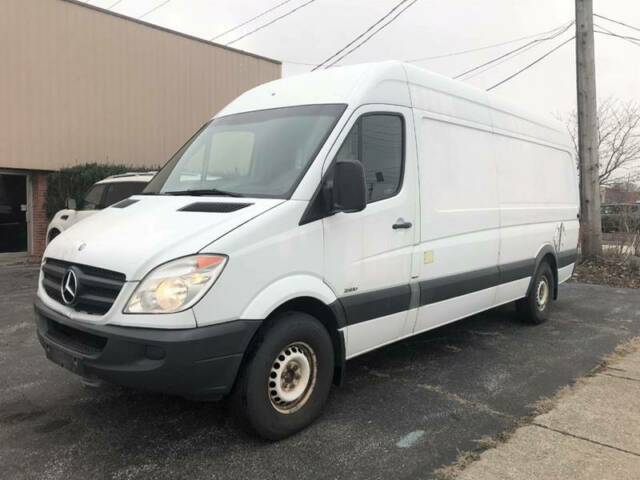 2012 Mercedes-Benz Sprinter (White/Gray)