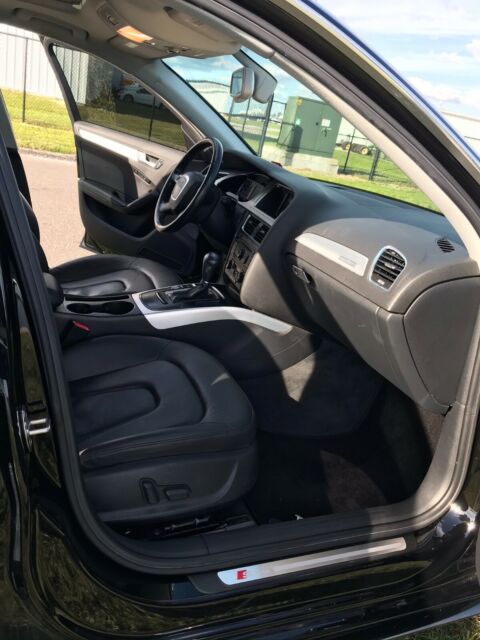 2012 Audi A4 (Black/Black)