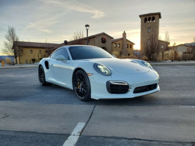 2014 Porsche 911 (White/Black)