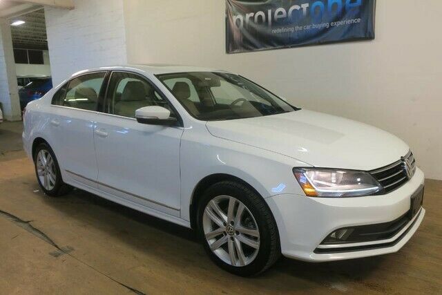 2017 Volkswagen Jetta (White/Cornsilk Beige)