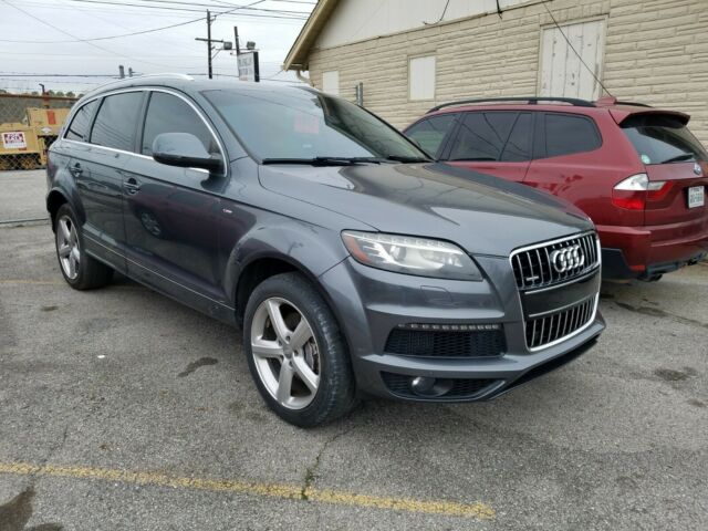 2010 Audi Q7 (Gray/Black)