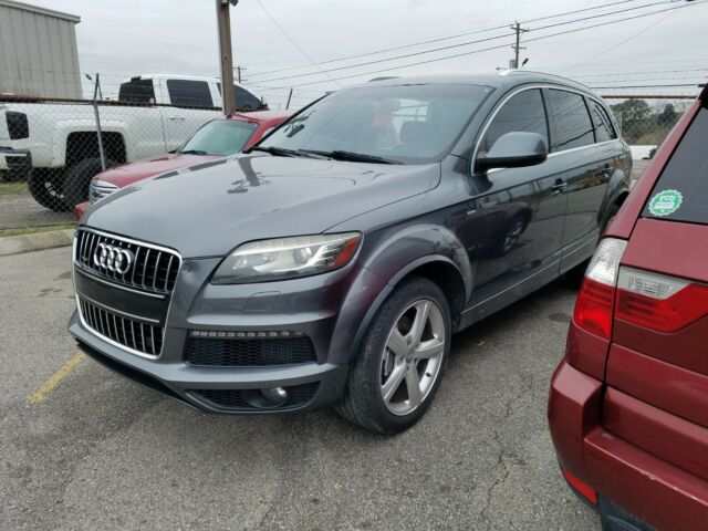 2010 Audi Q7 (Gray/Black)