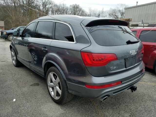 2010 Audi Q7 (Gray/Black)