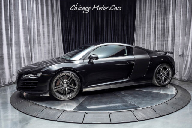 2011 Audi R8 (Black/Black)