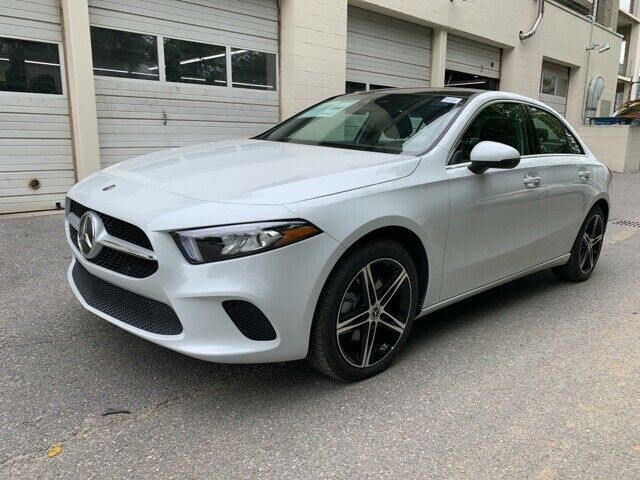 2019 Mercedes-Benz A-Class (White/Black)