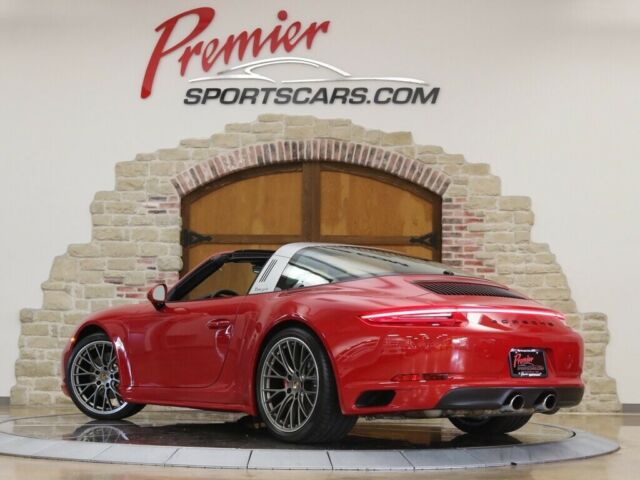 2017 Porsche 911 (Red/Black)