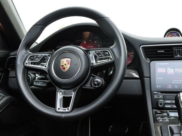 2017 Porsche 911 (Red/Black)