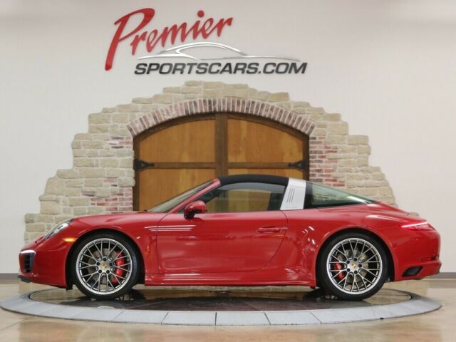 2017 Porsche 911 (Red/Black)