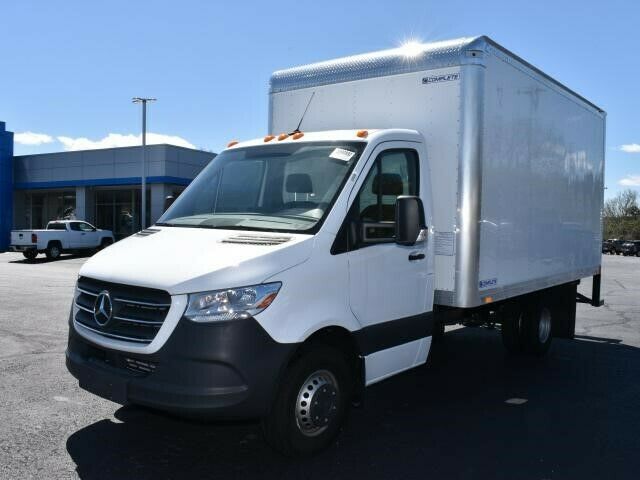 2019 Mercedes-Benz Sprinter (White/Gray)