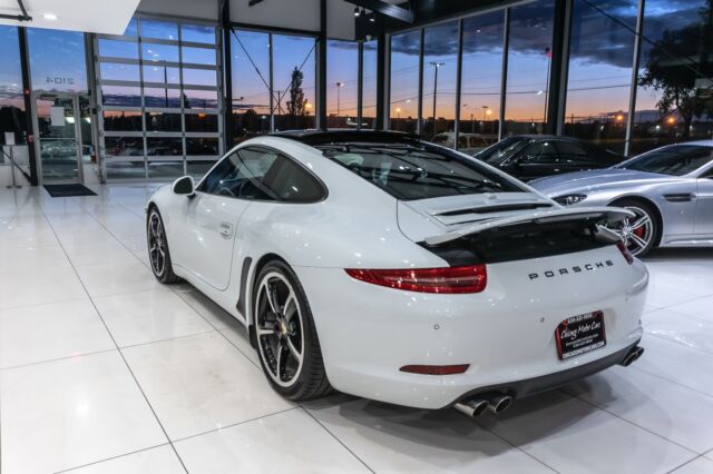 2014 Porsche 911 (White/Black)