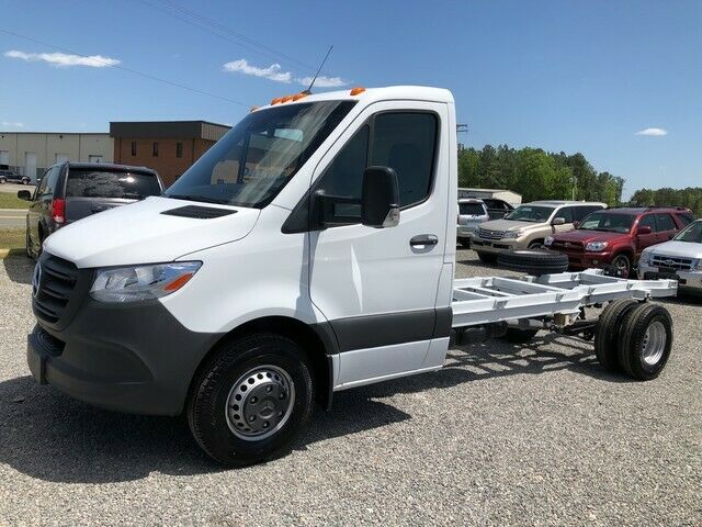 2019 Mercedes-Benz Sprinter 3500XD 170 WB Cab & Chassis T/Diesel (White/Black)