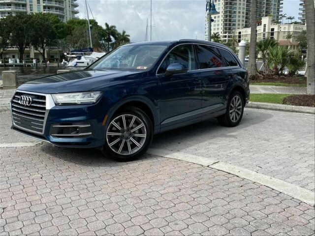 2019 Audi Q7 (Blue/Brown)