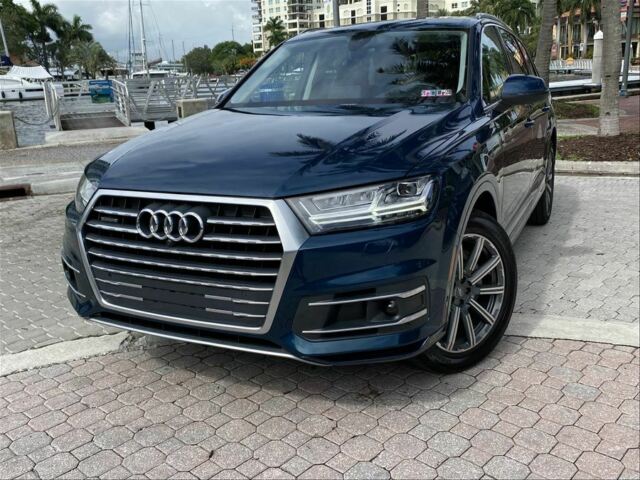 2019 Audi Q7 (Blue/Brown)