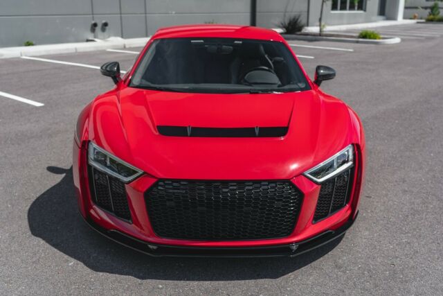 2017 Audi R8 (Red/Black)