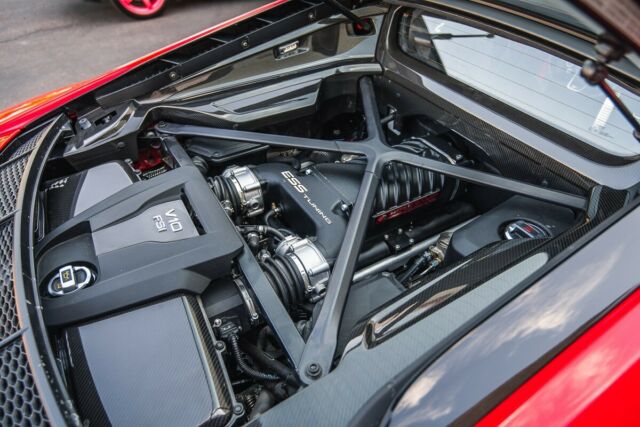2017 Audi R8 (Red/Black)