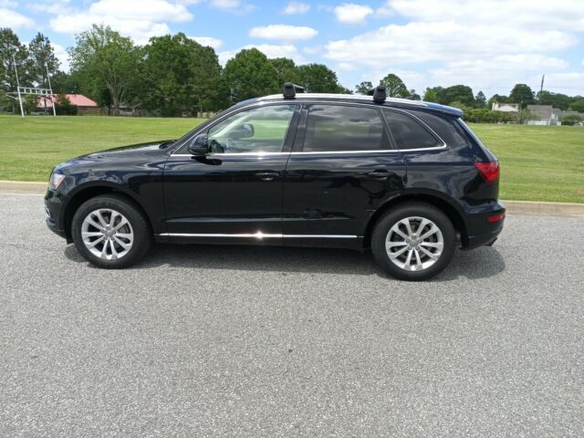 2014 Audi Q5 (Black/Black)