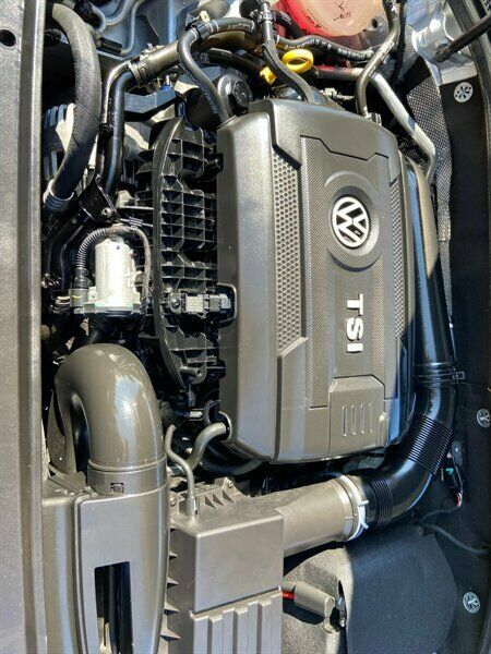 2016 Volkswagen Passat (Silver/Black)