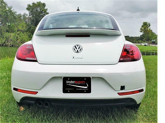 2018 Volkswagen Beetle - Classic (White/Black)