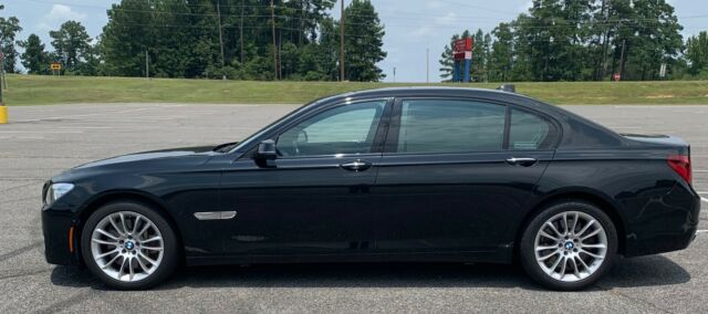 2013 BMW 7-Series (Black/Black)