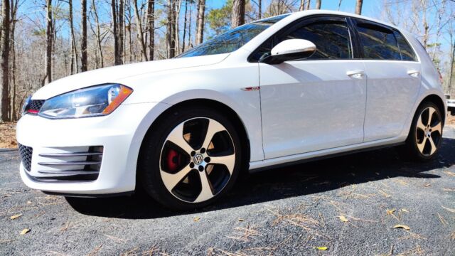 2017 Volkswagen GTI (White/Black)