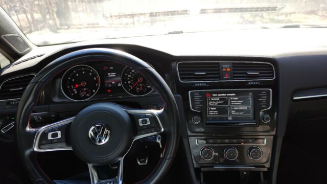 2017 Volkswagen GTI (White/Black)