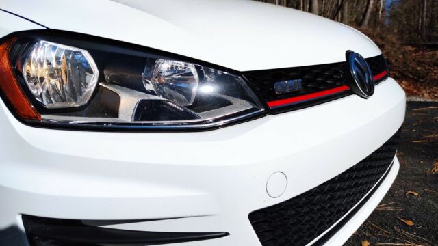 2017 Volkswagen GTI (White/Black)