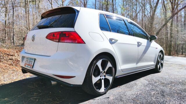 2017 Volkswagen GTI (White/Black)