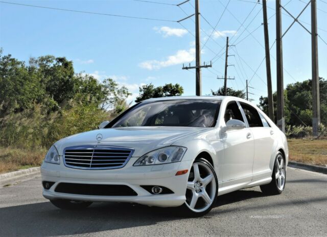 2009 Mercedes-Benz S-Class (Diamond White Metallic/Sahara Beige & Black Leather)