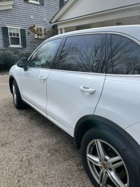 2014 Porsche Cayenne (White/Black)