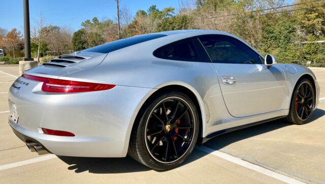 2015 Porsche 911 (Silver/Black)