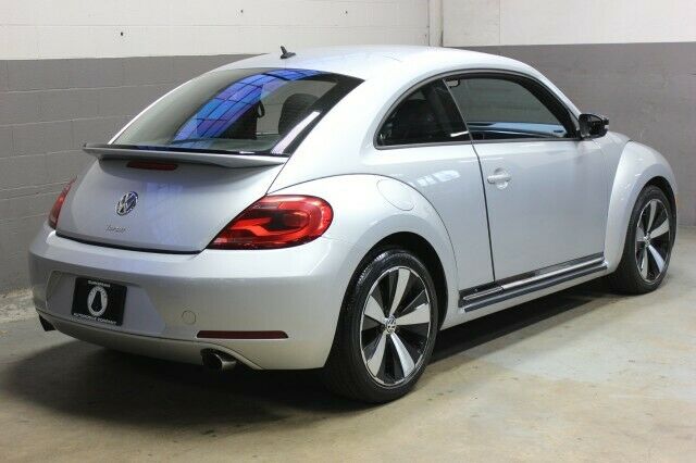2012 Volkswagen Beetle-New (Silver/Black)