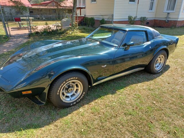 1979 Chevrolet Corvette (Dark green metallic/Light Beige)