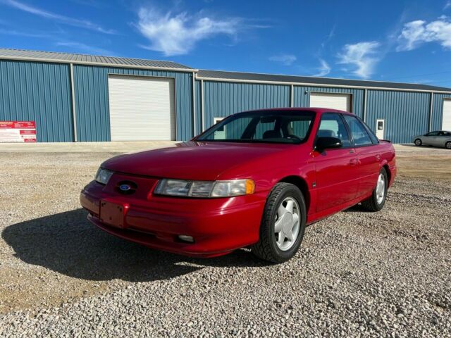 1995 Ford Taurus (Red/Gray)