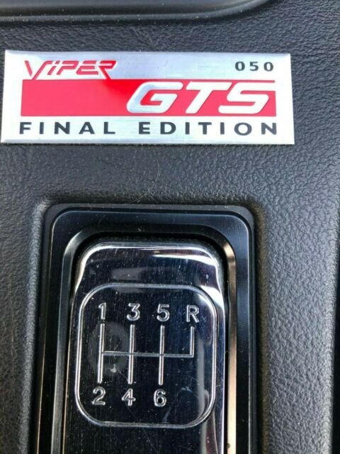2002 Dodge Viper (Red/Black)