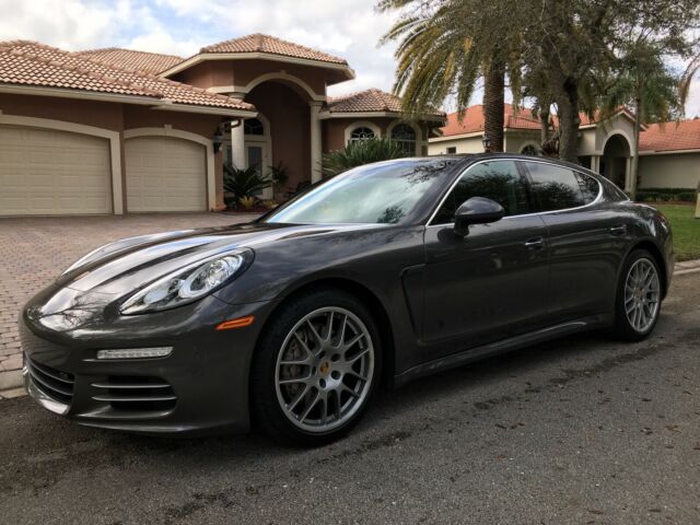 2014 Porsche Panamera (Grey/Black)