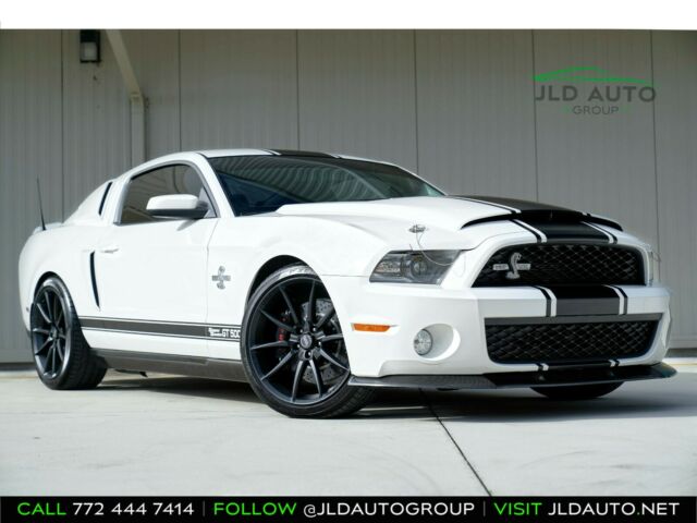 2012 Ford Mustang (White/Black)