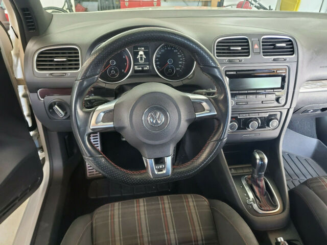 2012 Volkswagen GTI (White/Black)