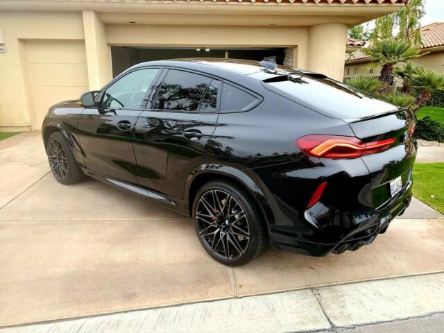 2021 BMW X6 (Black/Black)