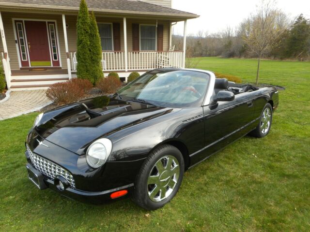 2002 Ford Thunderbird (Red/Black)