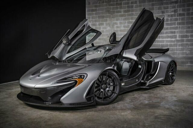 2014 McLaren P1 (Titanium Silver/Carbon Black with Black Insert)