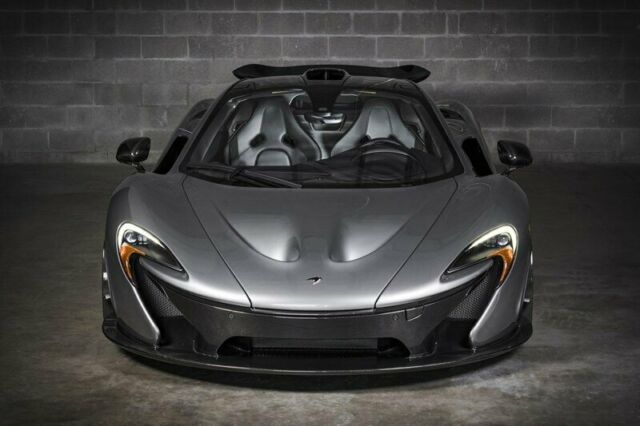 2014 McLaren P1 (Titanium Silver/Carbon Black with Black Insert)