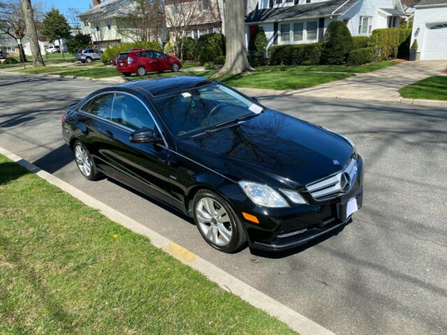 2012 Mercedes-Benz E-Class (Black/Black)