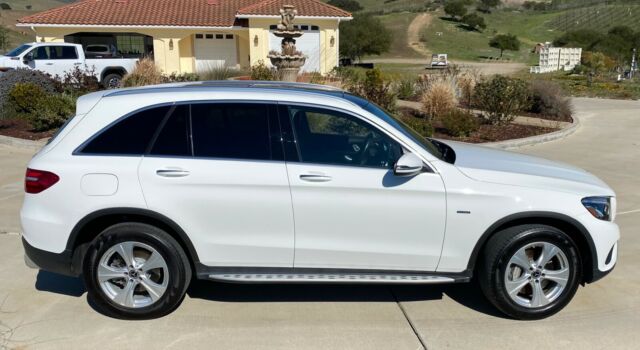 2018 Mercedes-Benz GLC 350e (White/Brown)